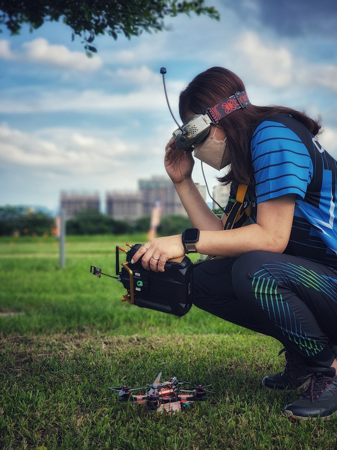 Stephanie Ting Yu drone racing pilot